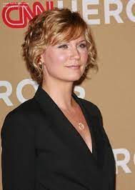 Jennifer nettles is the lead singer of the grammy award winning musical duo sugarland. Jennifer Nettles Short Layered Haircut With Spiral Curls