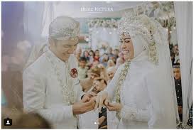 Syakir daulay menikah mp3 & mp4. Zikri Daulay Tulis Ungkapan Manis Untuk Istri Netizen Salah Fokus Pada Foto Ini Tabloidbintang Com