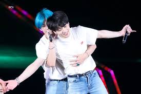 Los fans de kim taehyung también vieron. Taekook Jeon Jungkook And Kim Taehyung Image 6789565 On Favim Com