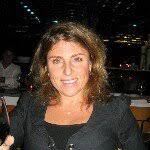 Julia Simovsky's Instagram, Twitter & Facebook