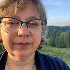 A friend of mine sent me a package. I'm not sure if the size, but smaller  than a mailbox. It never arrived at my house. She got the message that it  was