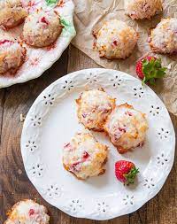 Strawberry Coconut Macaroons Made With Egg Whites Leftover Egg Whites Egg White Recipes Dessert Flourless Desserts