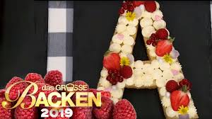 Aus dem ofen nehmen und abkühlen lassen. Xxl Keks Kuchen Fruchtiger Buchstaben Kuchen Aufgabe Das Grosse Backen 2019 Sat 1 Youtube