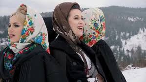 Suzana și daciana vlad sunet și mixaj: Suzana È™i Daciana Vlad Iulia Bucur È™i Florina Oprea Sub Fereastra La Om Bun Perevod Rumynskaya Muzyka