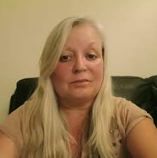 As a young boy in the 1960s I was always fascinated by the shop 'Elf  Electric Motor Rewindings' situated in Garratt Lane directly next to  Earlsfield station. It looked a bit out