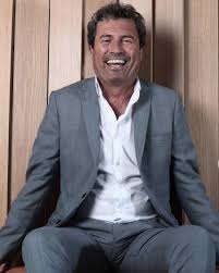 « il va venir lui faire l'amour sans préliminaire » 😭😂 Paroles D Ex Omar Da Fonseca Ma Mere Etait Habillee Pour L Ete L Equipe