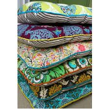 But, let's be honest, no one wants to sit on a hard metal or wood seat for very long. Tutorial Dining Room Chair Cushions Sewing