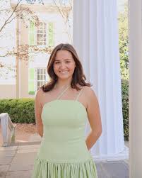 meetexecmonday is back🥳! Introducing our VP of Membership, Beth Kelsch.  Beth is a third year from Saint Simons Island, GA and is getting her B.S.  in Biology and B.S. in Psychology. Beth