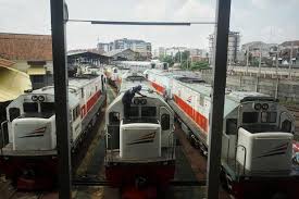 Maybe you would like to learn more about one of these? Kereta Api Jarak Jauh Hingga Surabaya Beroperasi Lagi Layani 3 Rute Transportasi Katadata Co Id