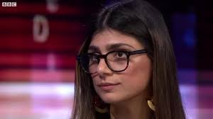 Mia Stern's Instagram, Twitter & Facebook