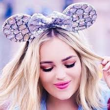 Lucy Connell's Instagram, Twitter & Facebook