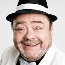 Στα, 52, είναι επιστάτης σε μια σύγχρονη πολυκατοικία. A Caretaker S Tale 2012 Plex