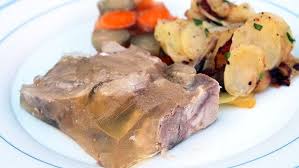 Rezept Sauerfleisch Mit Schmorkartoffeln Ndr De Ratgeber Kochen Sauerfleisch Rezepte Lebensmittel Essen