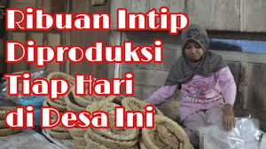 Buatlah bentuk kepingan tipis menggunakan asbak sendiri bisa dibuat menggunakan beragam jenis bahan, misalnya seperti dari tanah liat yang juga kalian bisa buat sendiri. Di Kampung Ini Ribuan Intip Diproduksi Setiap Hari Youtube