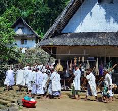 Nah kali ini baabun akan memberikan informasi tentang suku sunda, mulai dari kebudayaan sunda, sejarah, adat dan istiadat suku sunda, dan bahasa nya. Lima 5 Ritual Upacara Adat Khas Suku Sunda Jawa Barat Aneka Budaya Indonesia