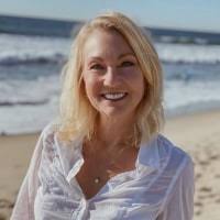 Wendy Wiegand — Reviews & Property Sales