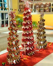 Holiday Table Decorations From The Martha Stewart Show And More Martha Stewart Christmas Christmas Centerpieces Chocolate Tree