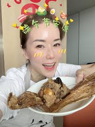 Dragon boat festival is a public holiday here in Taipei..which actually  means more cooking for me..😄👩🏻‍🍳 . 端午节，吃个粽子...🥰😋  愿大家“粽”是快乐，“粽”是微笑，“粽”是好运连连！🙌🏻 . ㊗️大家端午节安康！🐉 . #dragonboatfestival2024  #端午节#