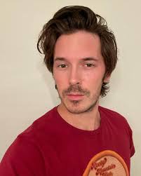 12 months and 12 different haircuts. That was fun! Happy 2022 everyone