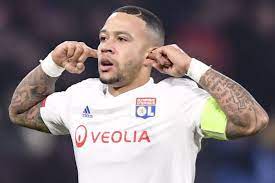 Memphis depay is a forward who has appeared in 37 matches this season in ligue 1, playing a total of 2932 minutes.memphis depay scores an average of 0.61 goals for every 90 minutes that the player is on the pitch. Memphis Depay Dipandang Sebelah Mata Hingga Disandingkan Dengan Messi Vivagoal Com