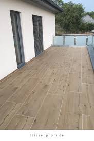 Terrassenplatten Holzoptik Eiche Grossformat 40x120x2cm Woodtale Miele Ragno By Marazzi Terrassenplatten Terrassenfliesen Bodenbelag Terrasse