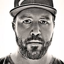 Travis Lilley's Instagram, Twitter & Facebook