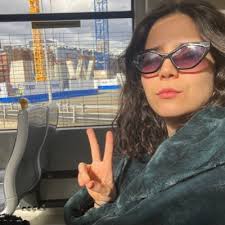 Kate Newman (@katenewman_)