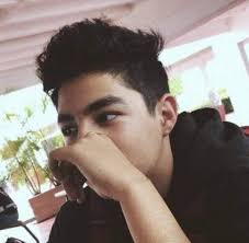 Chicos guapos de la Mixta 75.