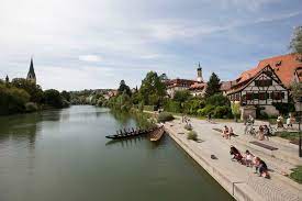 246 miles (395 km) long. Der Neckar Schwaebische Alb