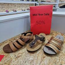 We offer a wide selection of attractive shoes for. Ktcc Mall Jualan Tengah Tahun Di Butik Scholl Ktccmall Facebook
