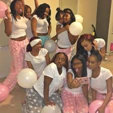 Birthday Outfits For 16 Year Olds Pin By D E J A On My Sweet 16 Birthday Photoshoot 16th Birthday Outfit Birthday Goals