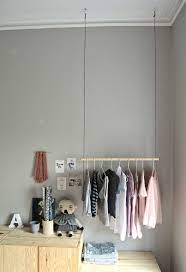 Wir führen mode von größe 38 bis 52. Hang On With This Diy Hanging Clothes Rack Diy Home Decor Your Diy Family Hanging Clothes Racks Hanging Clothes Clothing Rack Bedroom