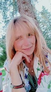 Madeline Atwood's Instagram, Twitter & Facebook