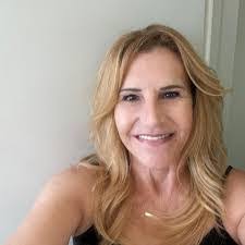 Lisa Harpin's Instagram, Twitter & Facebook