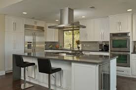 A mirrored kitchen island will look glamorous in even the most standard of kitchens. Pin On Kuche 2019