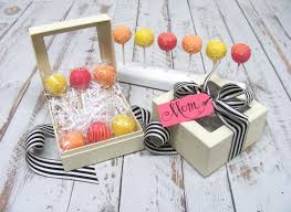 Rebecca bekommt auch lustige glückwünsche. Geschenke Aus Der Kuche Leckeres Fur Nette Uberraschung