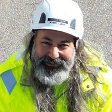 Då kör vi! Efter att ha tagit examen men toppbetyg i alla ämnen, två  veckors ”ledighet” med barnen samt flytt på det, är det nu dags att börja  jobb 💪 Malmö Stad,