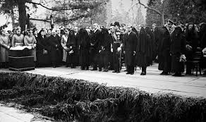 The queen's father was laid to rest in st george's chapel. The Crown Season 2 Did Prince Philip S Sister Cecilie Support The Nazis Tv Radio Showbiz Tv Express Co Uk