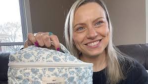 Amazon.com : Makeup Bag,Quilted Cosmetic Bags,Large Floral Make Up Organize  bag,Makeup Bag Set for Women,Flower Travel Toiletry Bag : Beauty & Personal  Care