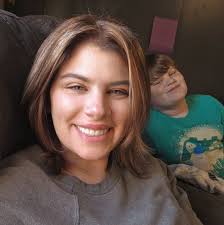 Who can make a custom cake design in Scottsboro, Alabama?