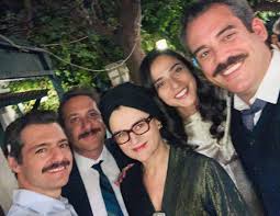 Είναι απόφοιτη της ανώτερης δραματικής σχολής του εθνικού θεάτρου, το 2011. Karyofylliakarabeti Hashtag On Twitter