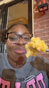 PEACH McINTYRE 🍑 AND HER 17 YEAR OLD SON 🧑🏾GREGORY McKAY 🤩 EAT  BELFORD’s IN SAVANNAH, GEORGIA