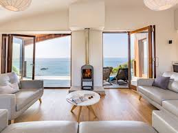 Through airbnb.org programs, people can offer their homes for free to neighbors who need to it can take years for a community to fully recover from a major disaster. Best Airbnb Alternatives 2021 Sites Like Airbnb In The Uk