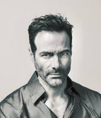 Roberto Umanzor's Instagram, Twitter & Facebook