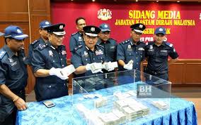 155,907 likes · 1,231 talking about this · 7,957 were here. Kastam Perak Patah Cubaan Seludup Wang Rm500 000