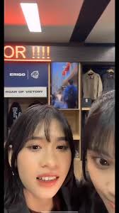 Flora dan Ella Mempersembahkan Aktivitas Kuliah