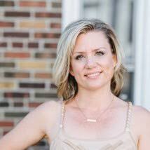 Leanne Senior's Instagram, Twitter & Facebook