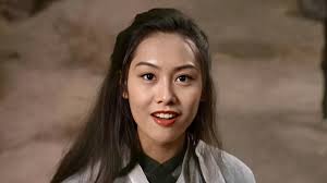 Mỹ nhân 'Anh hùng xạ điêu' phản hồi tranh cãi vì mốt không nội y