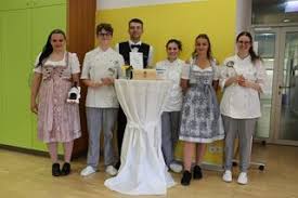 HLW Landeck: Prüflinge präsentierten höchste Servier- und Kochkunst