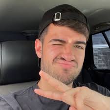 Xenia Cabrera (@xenia_cr)